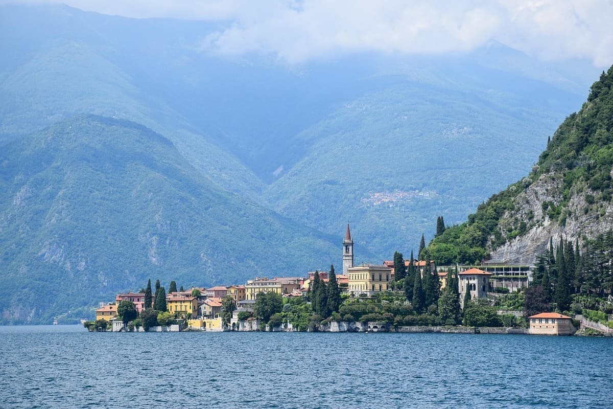ทะเลสาบโคโม (Lake Como), อิตาลี ประกันเดินทางวิริยะ