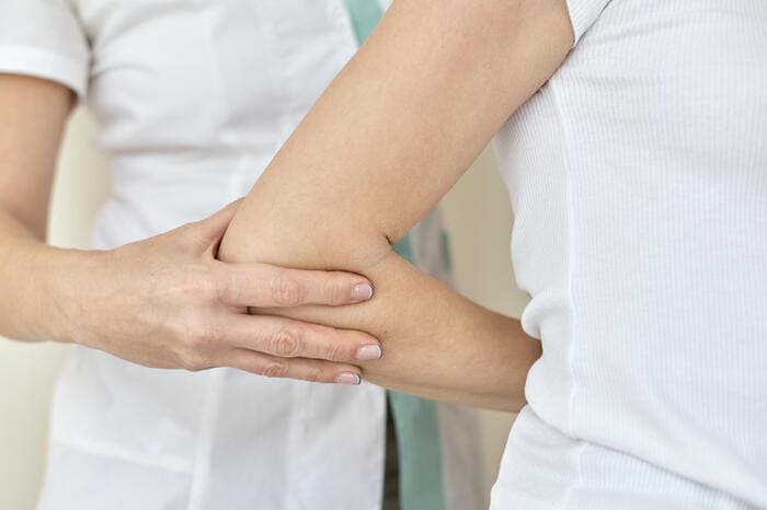 อาการปวดแขนทำคุณเสี่ยง 4 โรคนี้