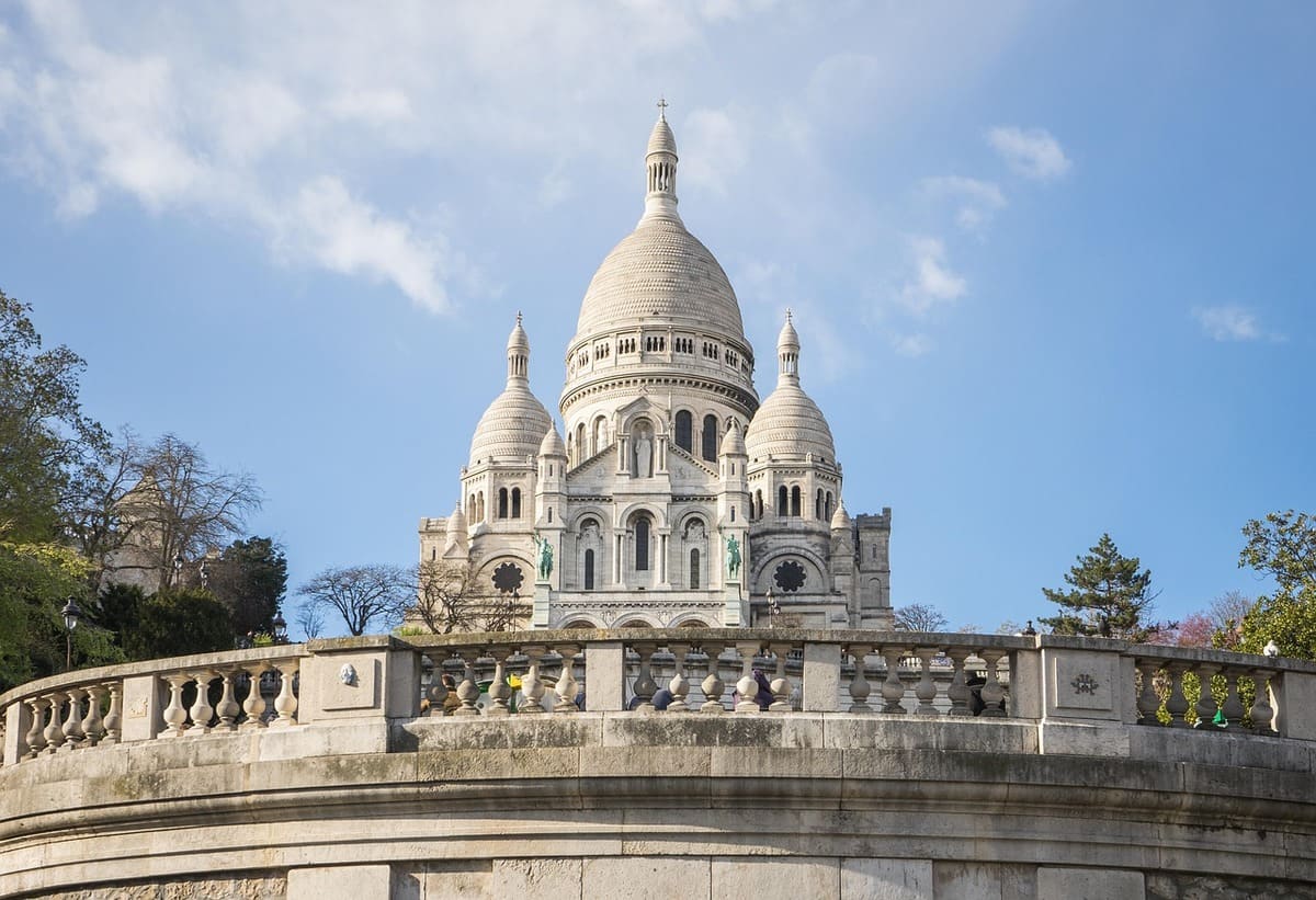 montmartre paris ประกันเดินทางวิริยะ