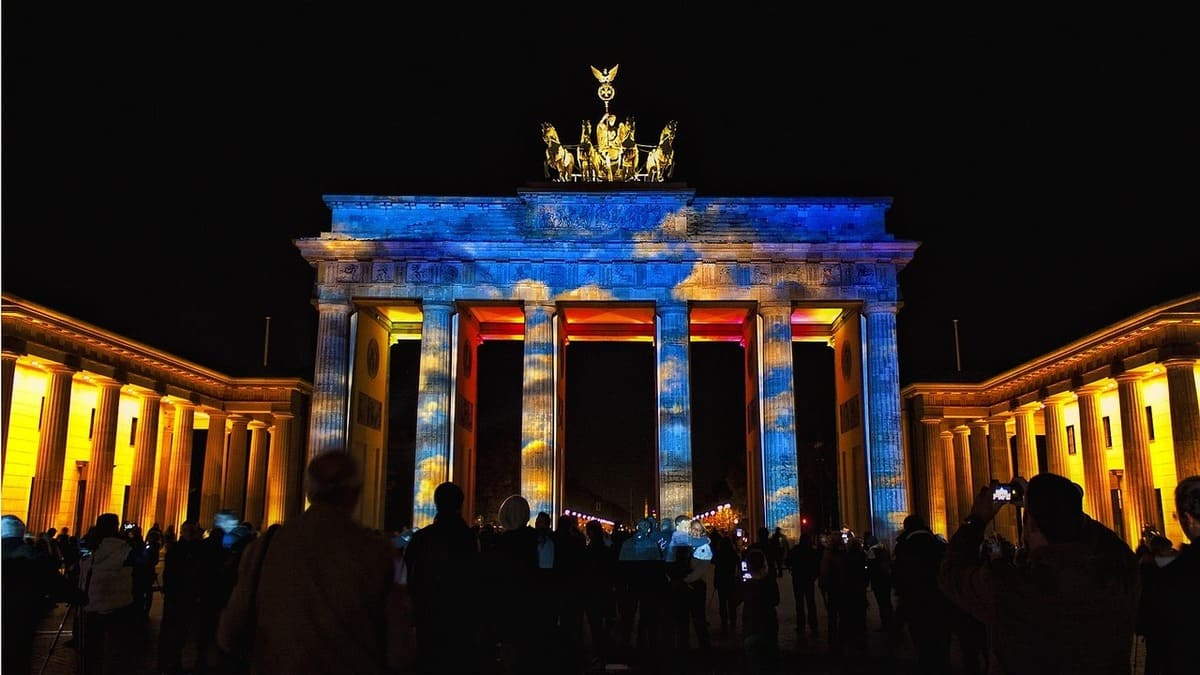 Brandenburg Gate, Berlin ประกันเดินทางวิริยะ