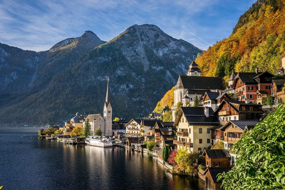 ฮัลล์สตัทท์ (Hallstatt) ประกันเดินทางวิริยะ
