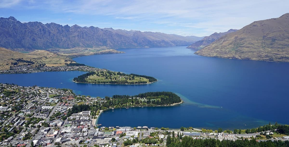 Lake Wakatipu, queenstown ประกันเดินทางวิริยะ